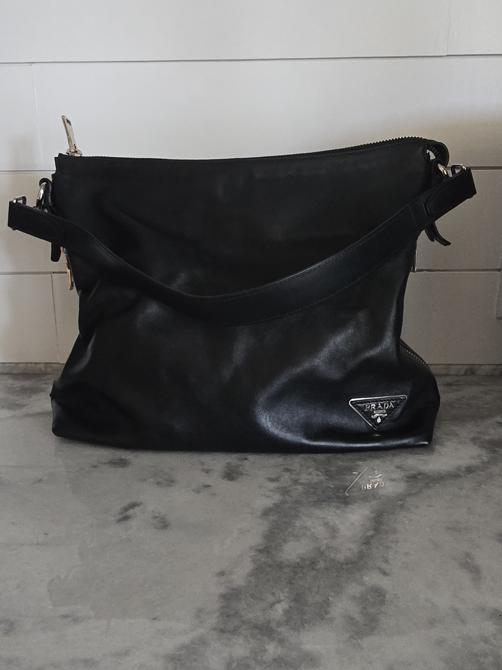 Prada Soft Calf Black Leather Shoulder Tote Vingage Beautiful Bag w Dust Bag - Picture 1 of 9